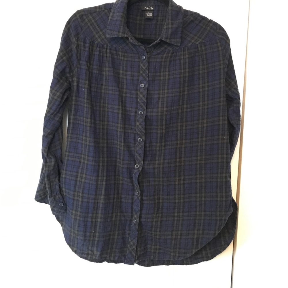 Plaid flannel blue grey black long sleeve buttonup